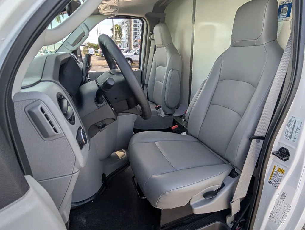 New 2026 Oxford White Ford E-350 SRW image 8