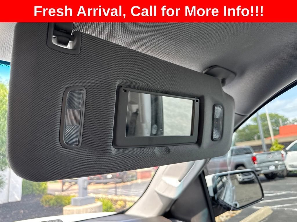 Used 2018 SUMMIT WHITE Chevrolet LT image 24