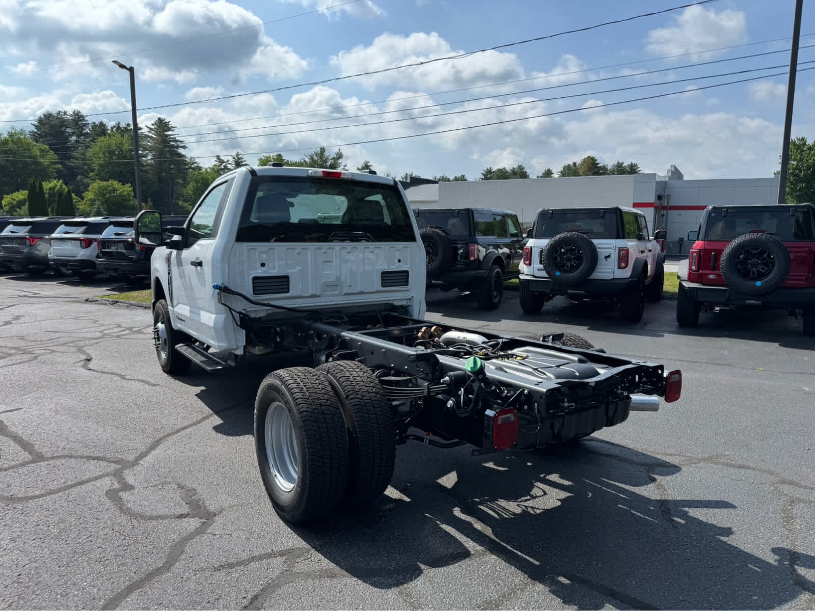 New 2026 Oxford White Ford XL image 3