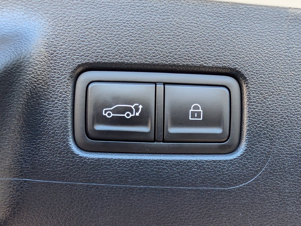 Used 2026 White Hyundai SEL image 11