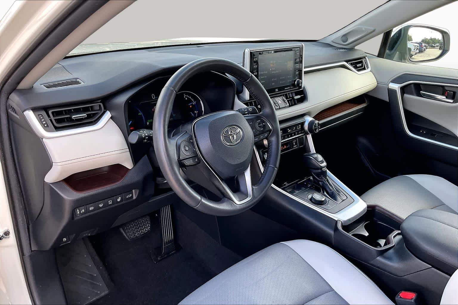Used 2021 Blizzard Pearl Toyota Hybrid Limited image 18