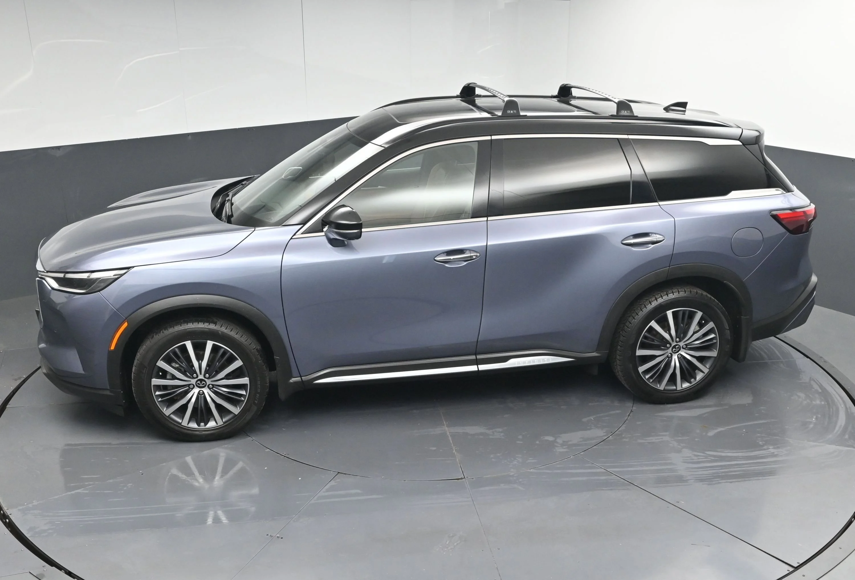 Used 2023 Moonbow Blue/Black Obsidian INFINITI AUTOGRAPH image 40