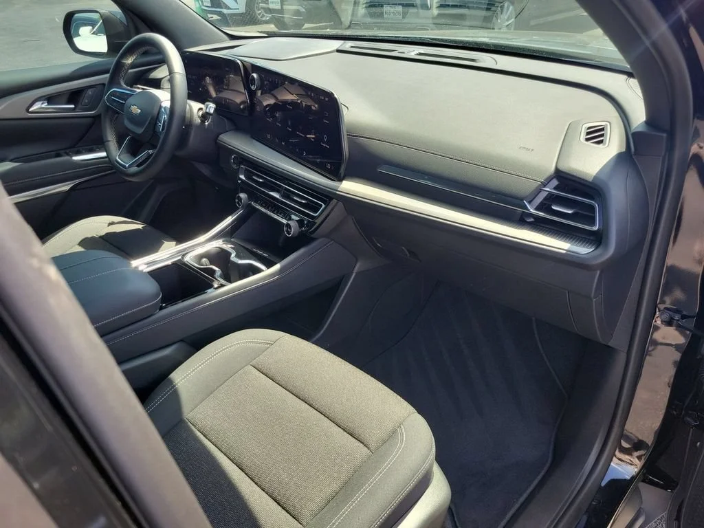 New 2026 Mosaic Black Metallic Chevrolet LT image 30