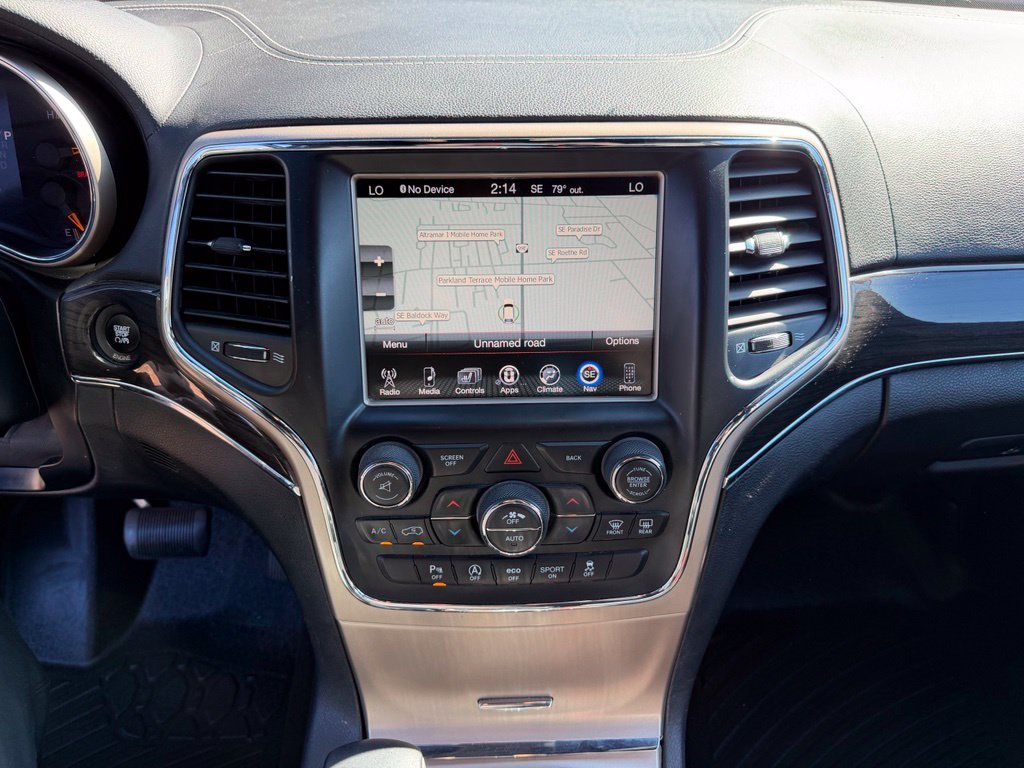 Used 2016 Brilliant Black Crystal Pearlcoat Jeep Overland image 20