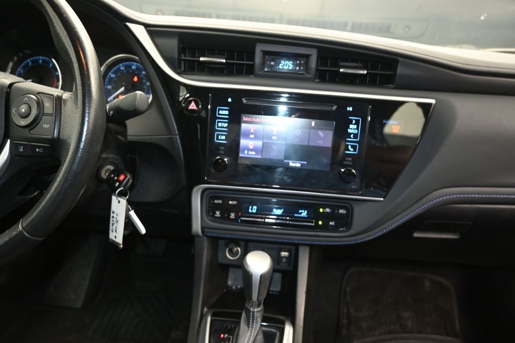 Used 2018 Blue Toyota SE image 29