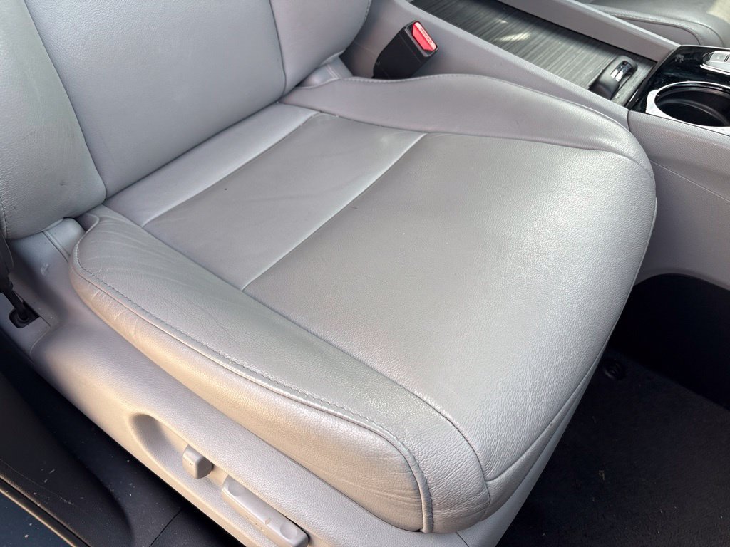 Used 2016 Blue Honda Touring image 29
