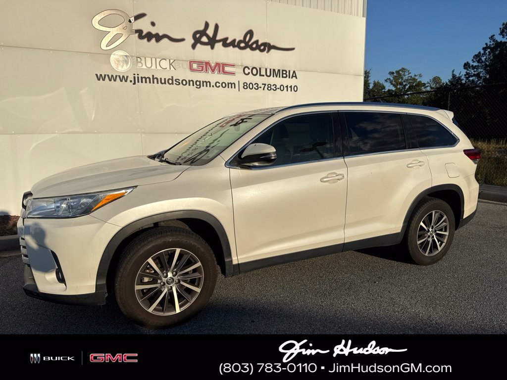 Used 2019 White Toyota XLE image 1