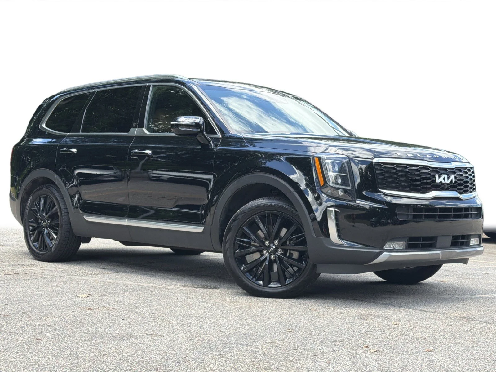 Used 2022 Ebony Black Kia SX image 2