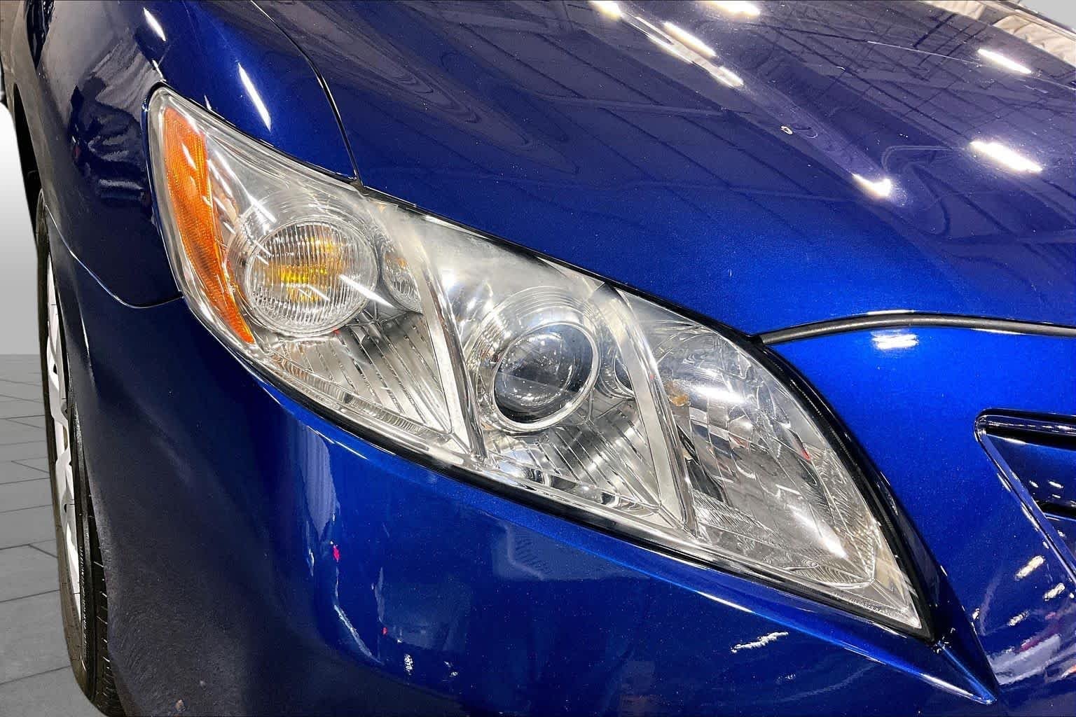 Used 2008 Blue Ribbon Metallic Toyota LE image 27