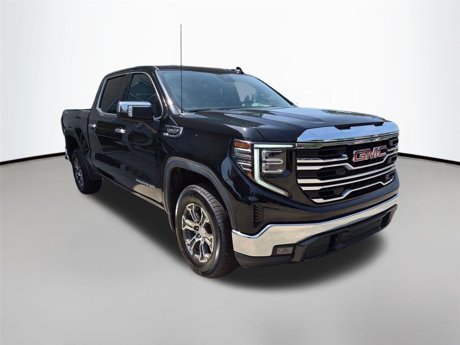 Used 2025 Onyx Black GMC SLT image 3