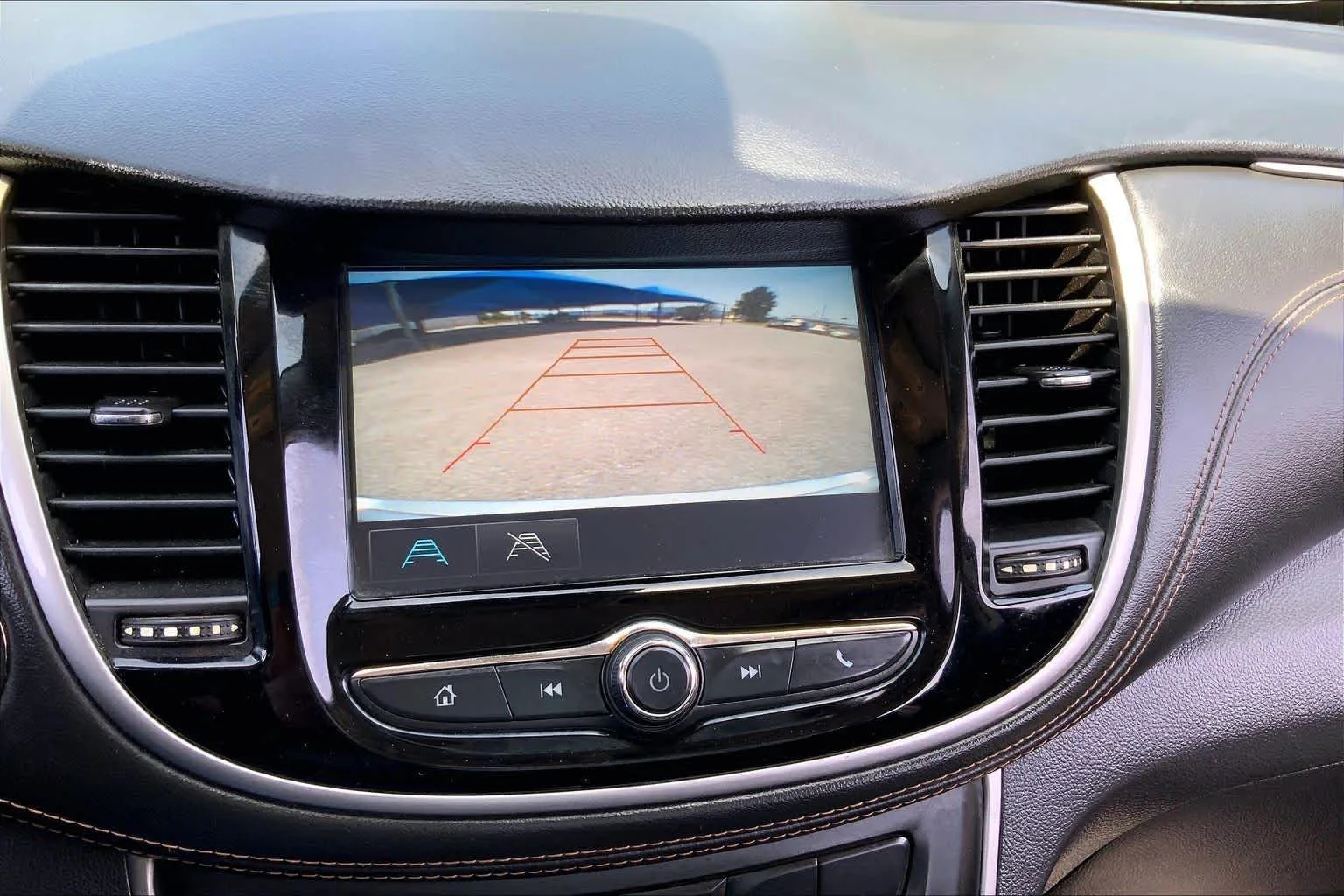 Used 2017 Silver Ice Metallic Chevrolet LT image 27