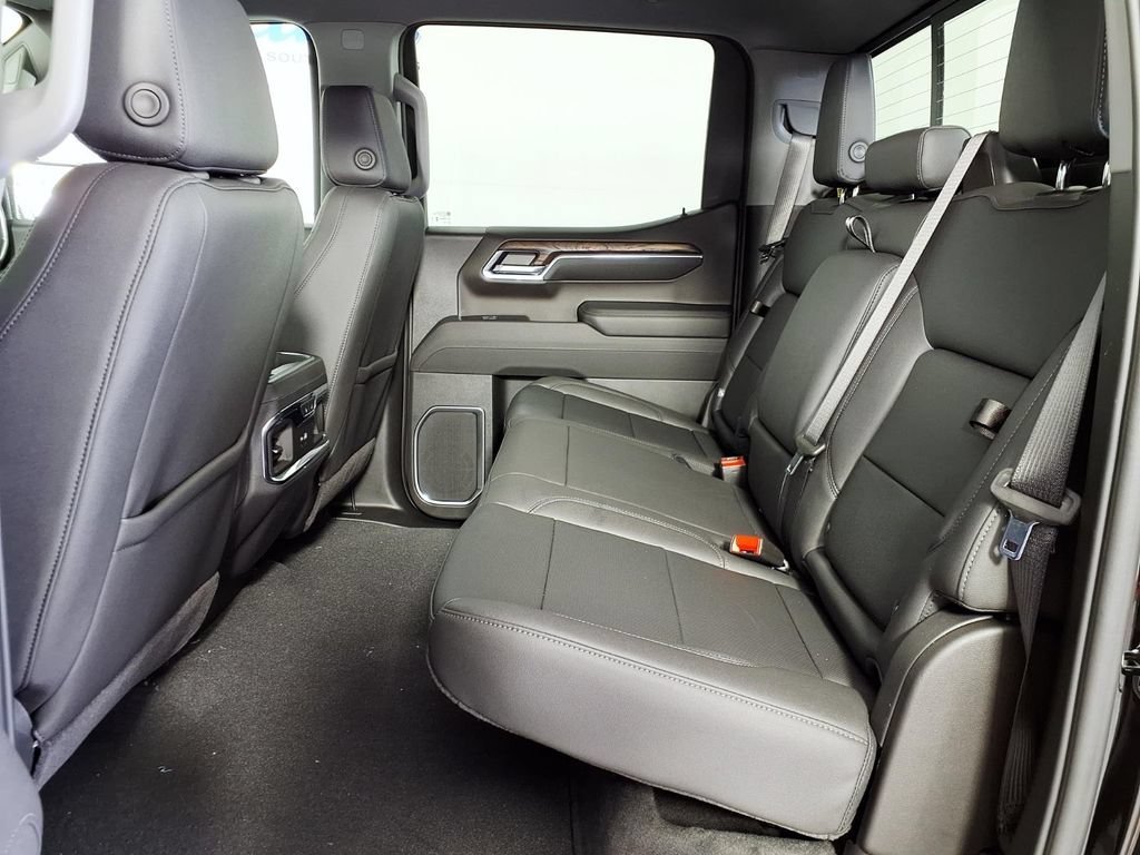 2026 GMC Sierra 1500 SLT - Photo 9