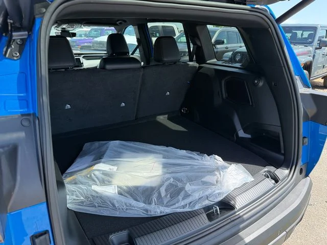 New 2026 Hydro Blue Pearl-Coat Exterior Paint Jeep Limited image 24