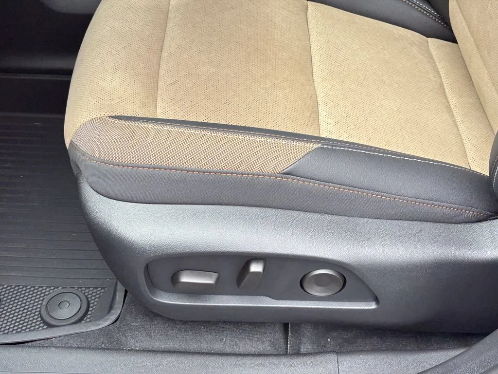 2027 Chevrolet Equinox ACTIV - Photo 14