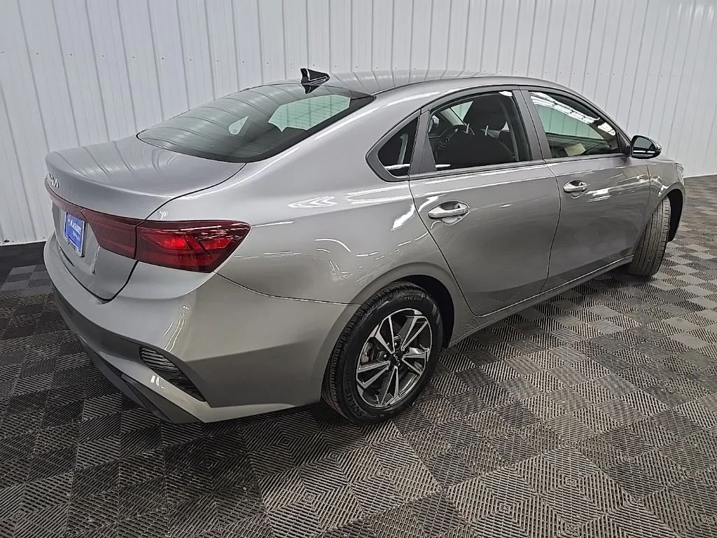 Used 2024 Gray Kia LXS image 10