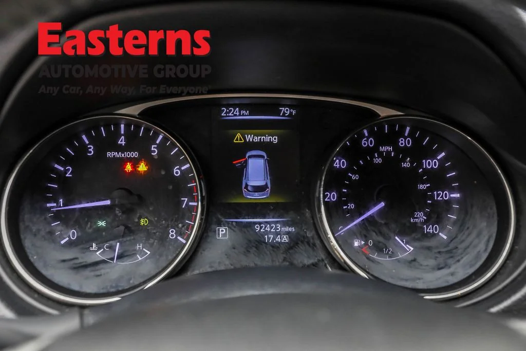 Used 2016 Gray Nissan SL image 18