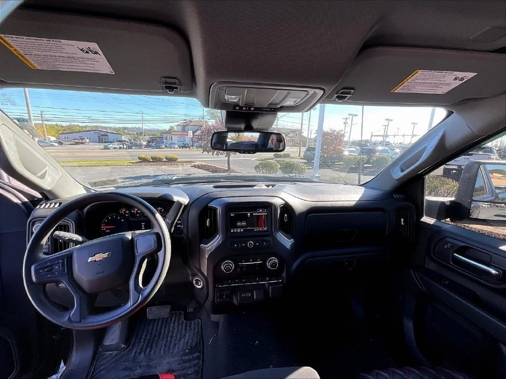 Used 2025 Black Chevrolet Custom image 14