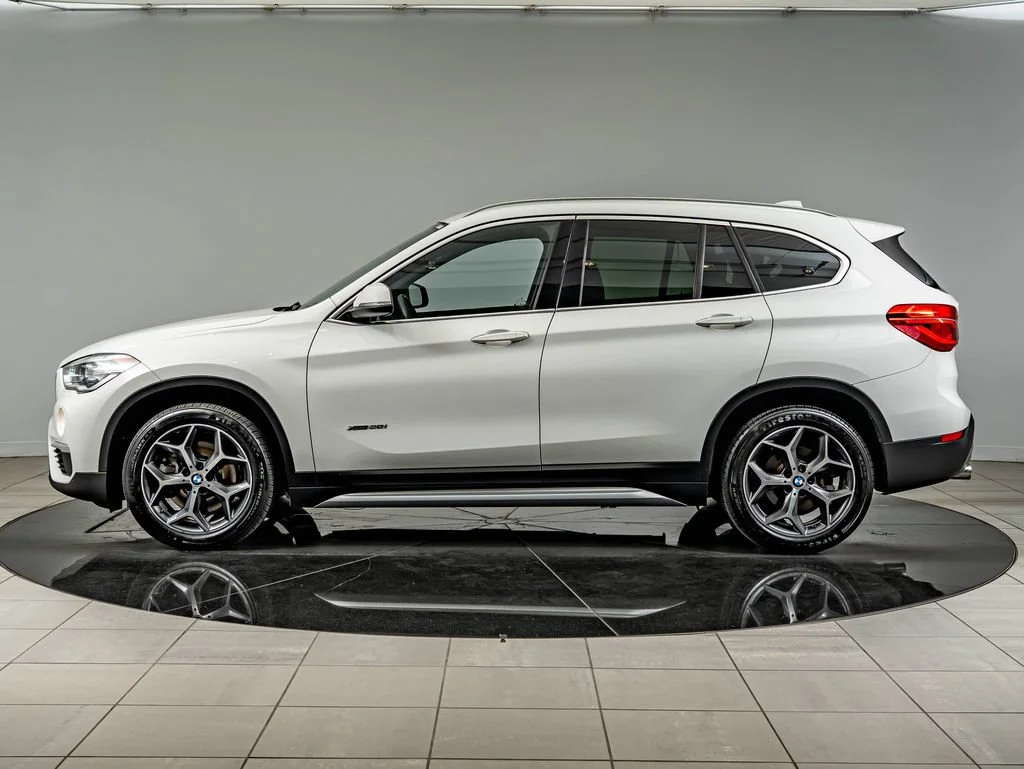 Used 2017 Alpine White BMW xDrive28i image 8