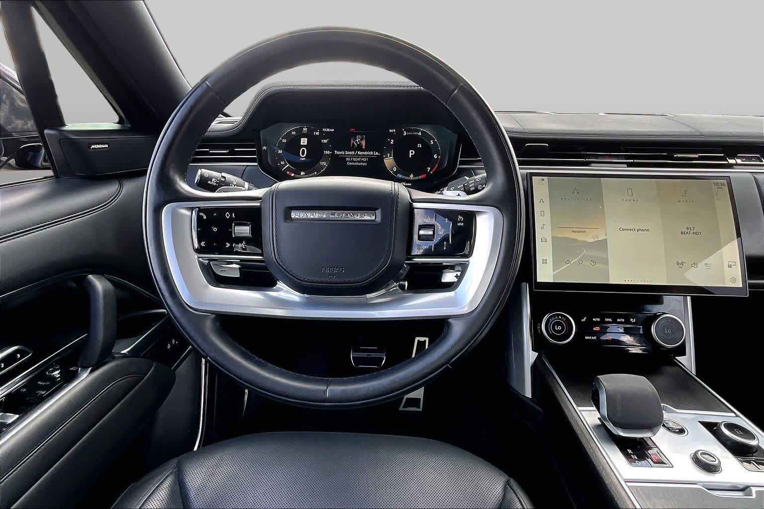 Used 2023 Santorini Black Metallic Land Rover SE image 6