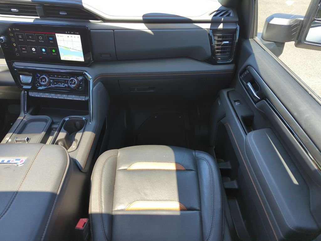 Used 2025 White GMC AT4 image 15