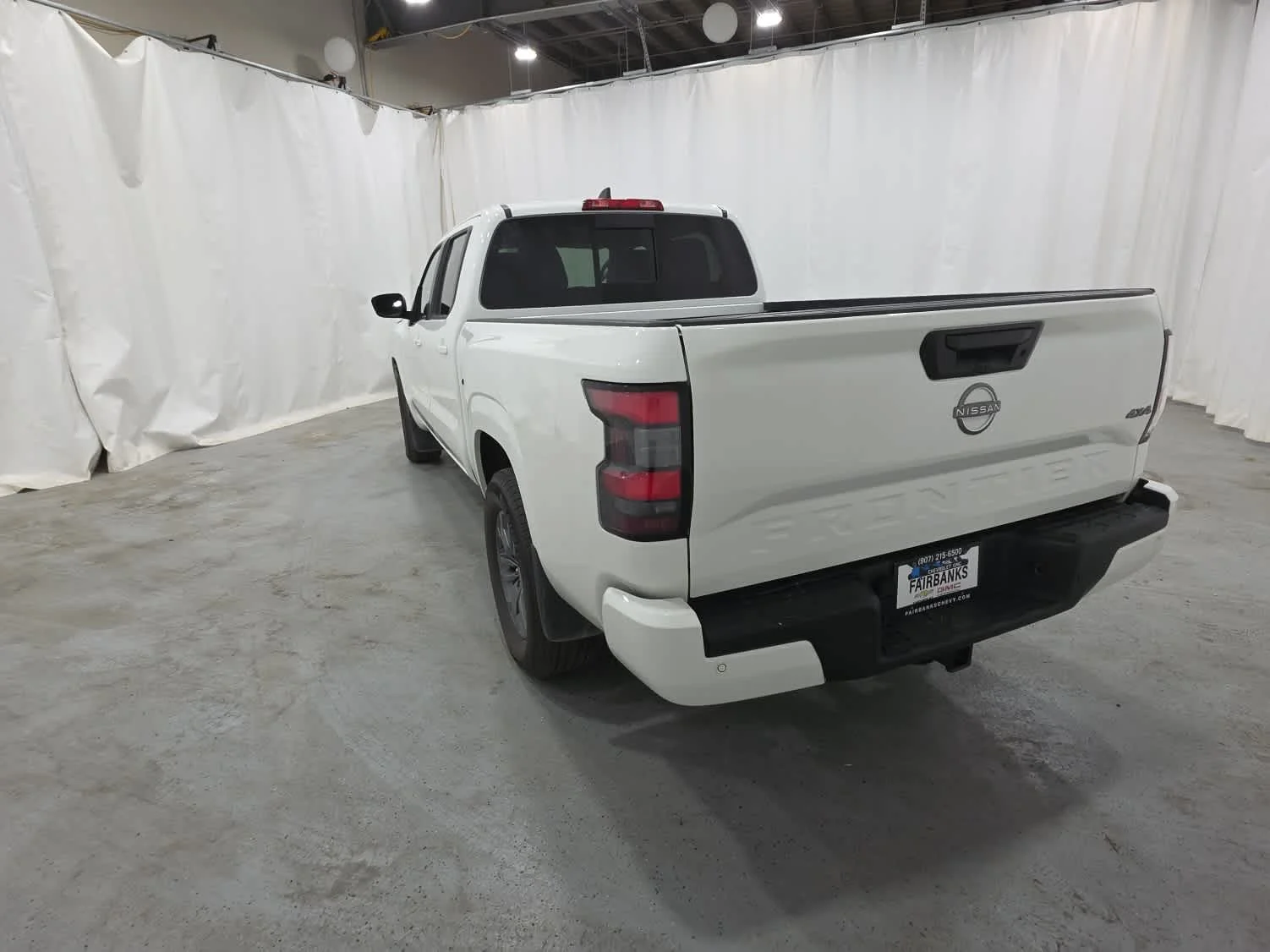 Used 2025 Whi/white Nissan SV image 5