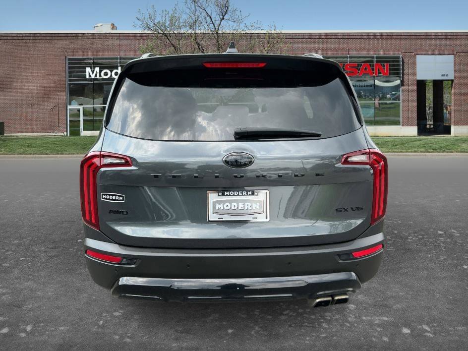 Used 2021 Gravity Grey Kia SX image 3
