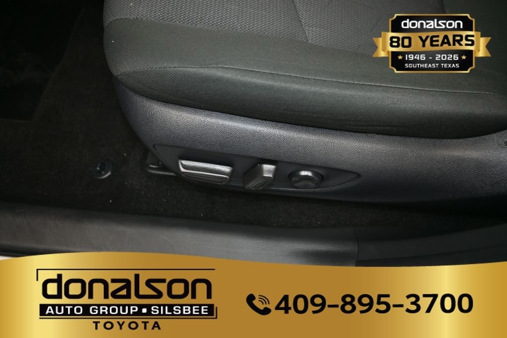 Used 2025 White Toyota XLE image 11