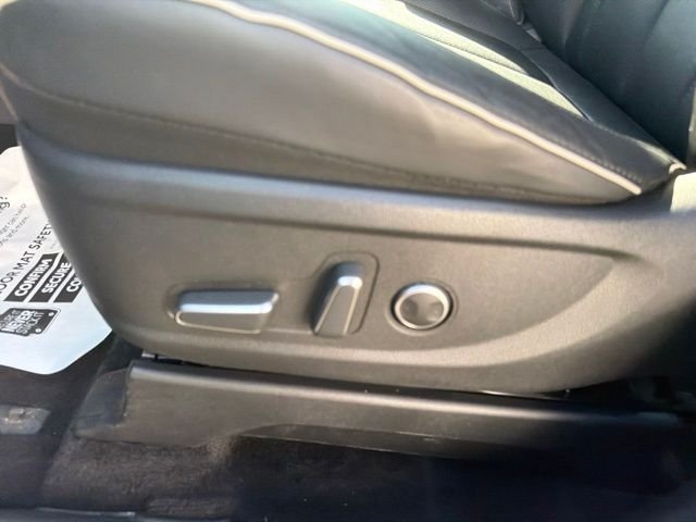 Used 2024 White Hyundai SEL image 29