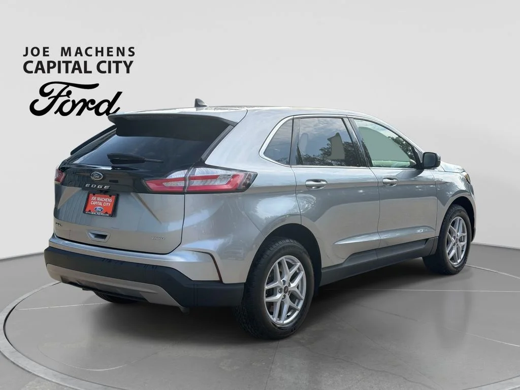 Used 2024 Iconic Silver Metallic Ford SEL image 5