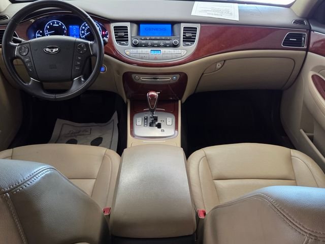 Used 2014 White Hyundai 3.8 image 8