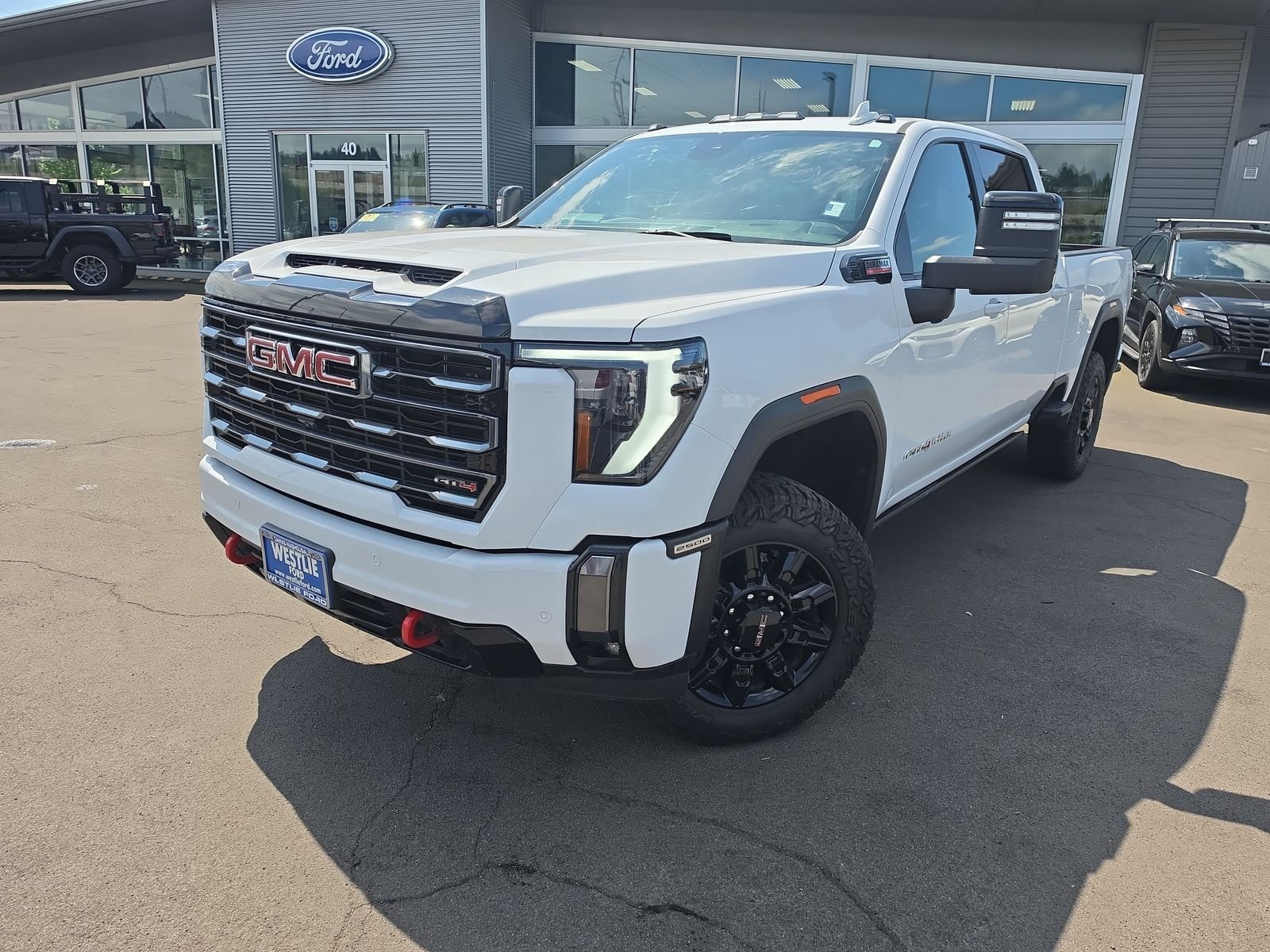 2024 GMC Sierra 4WD Crew Cab Standard Box AT4's photo