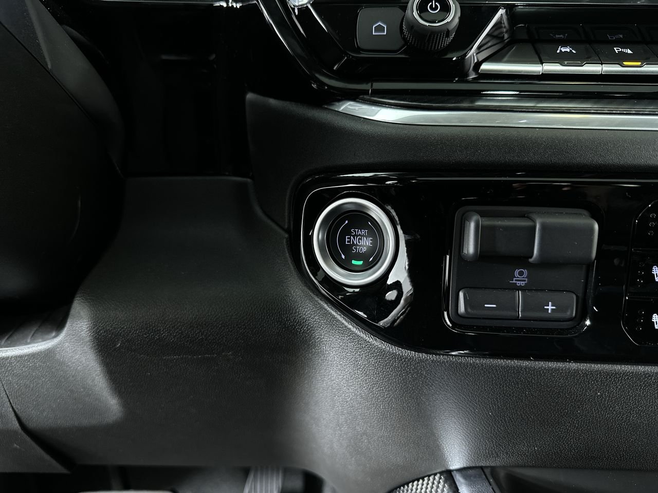 2025 Chevrolet Silverado 1500 LTZ - Photo 115