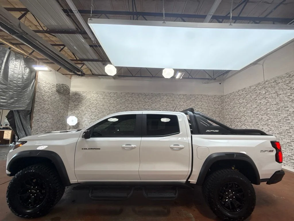 Used 2025 Summit White Chevrolet ZR2 image 4