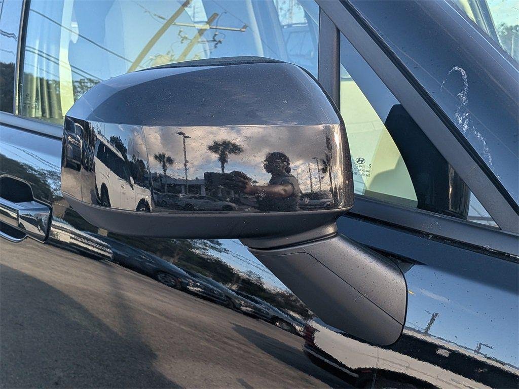 New 2026 Black Hyundai SE FWD image 10