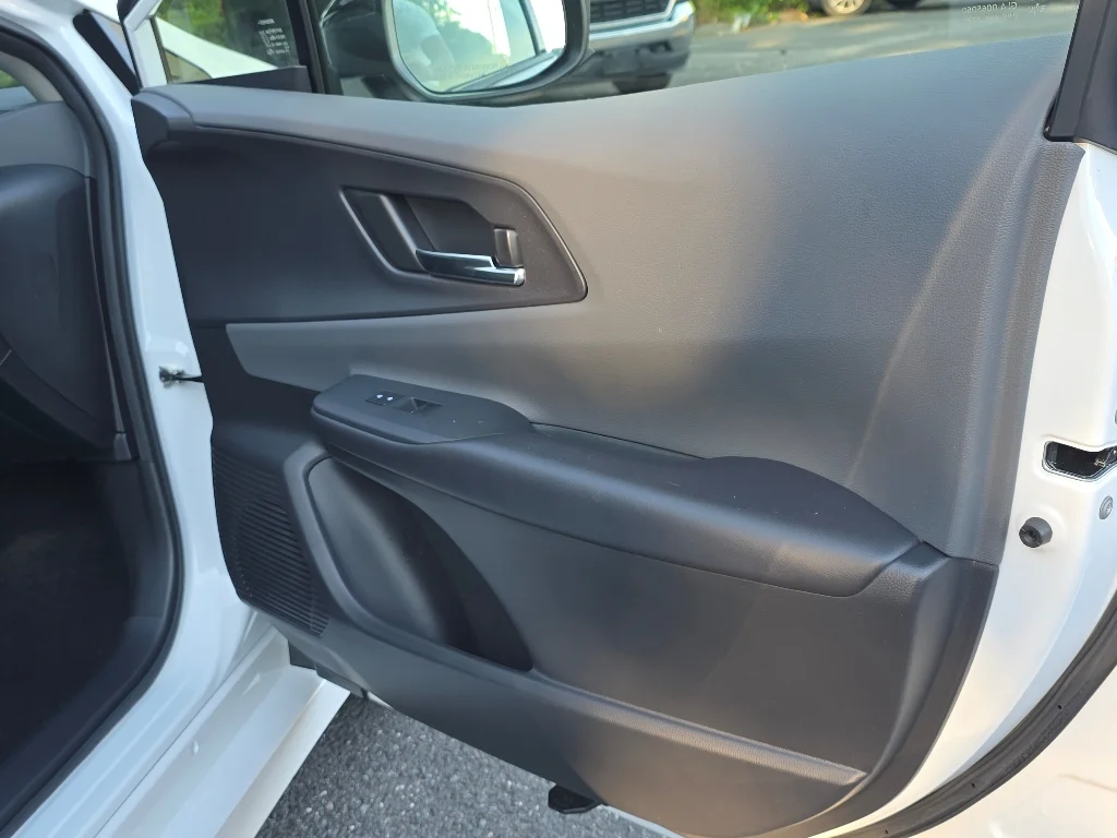Used 2023 Wind Chill Pearl Toyota XLE image 20