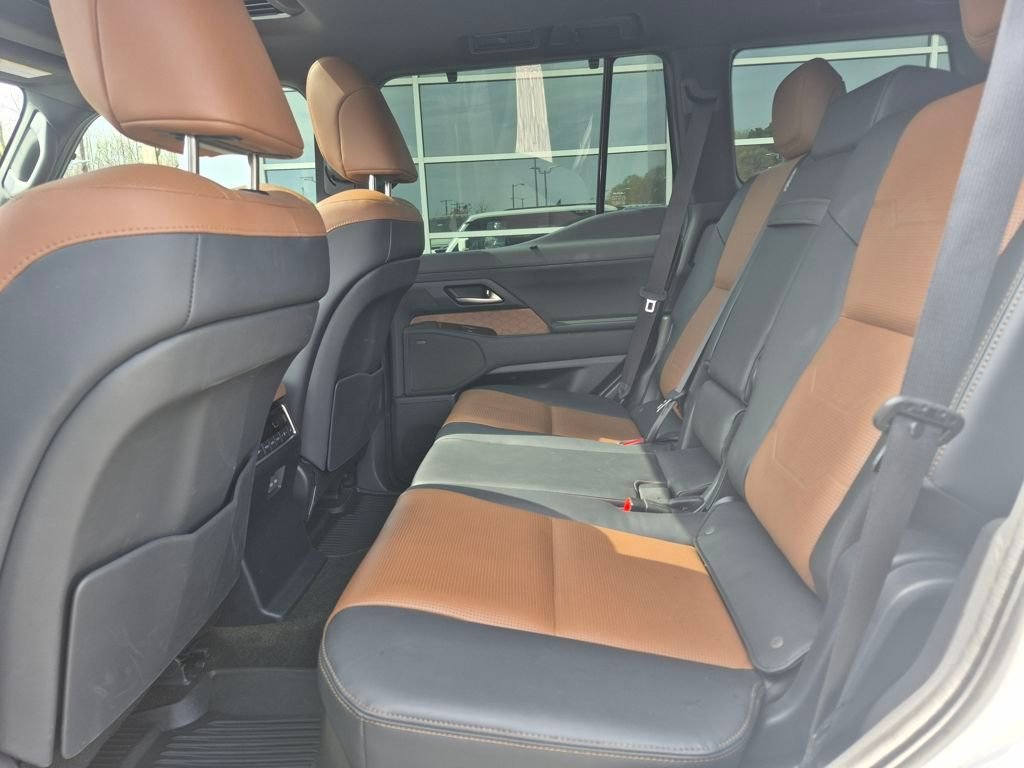 Used 2024 White Lexus 550 Luxury image 15