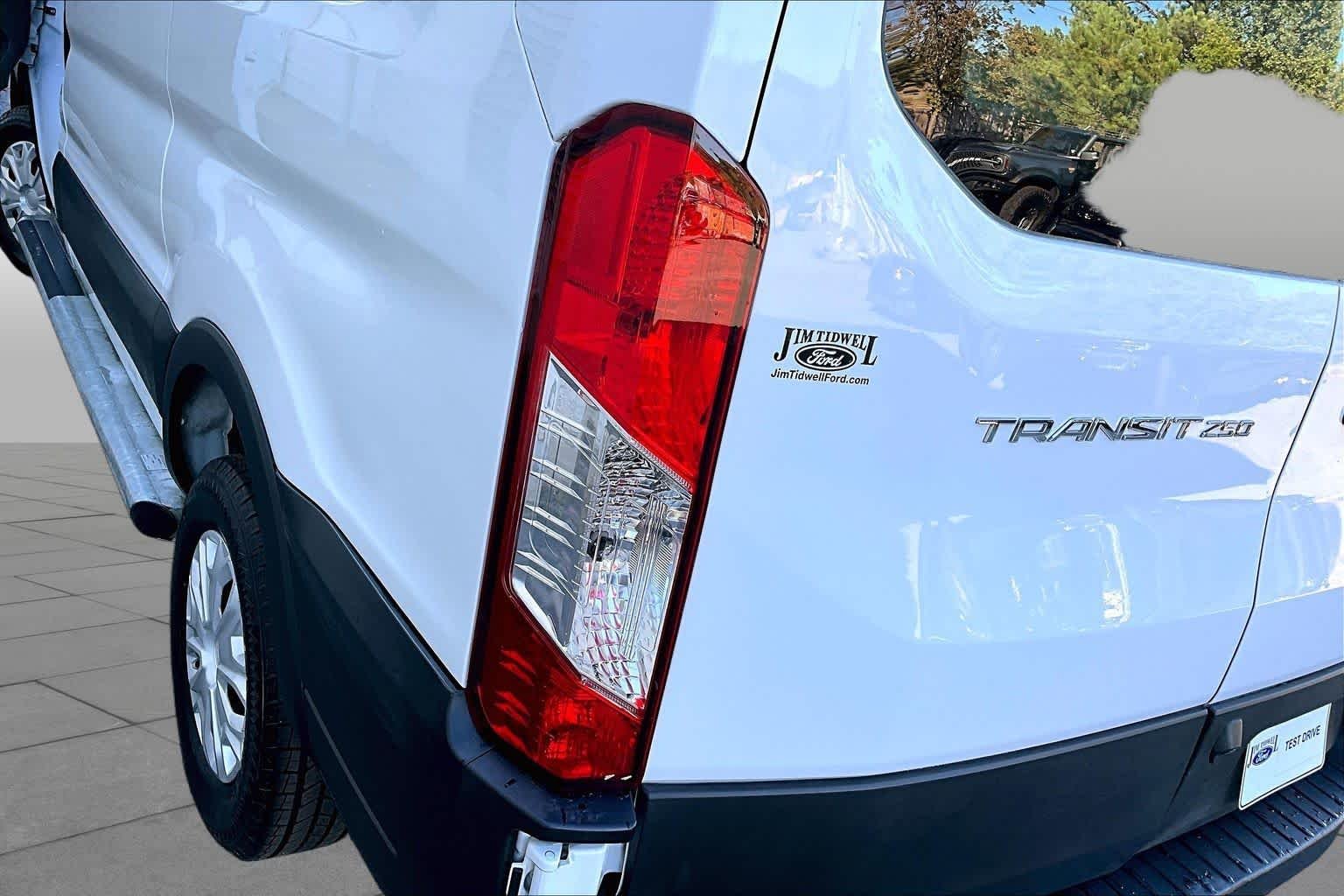 Used 2023 Oxford White Ford  image 25