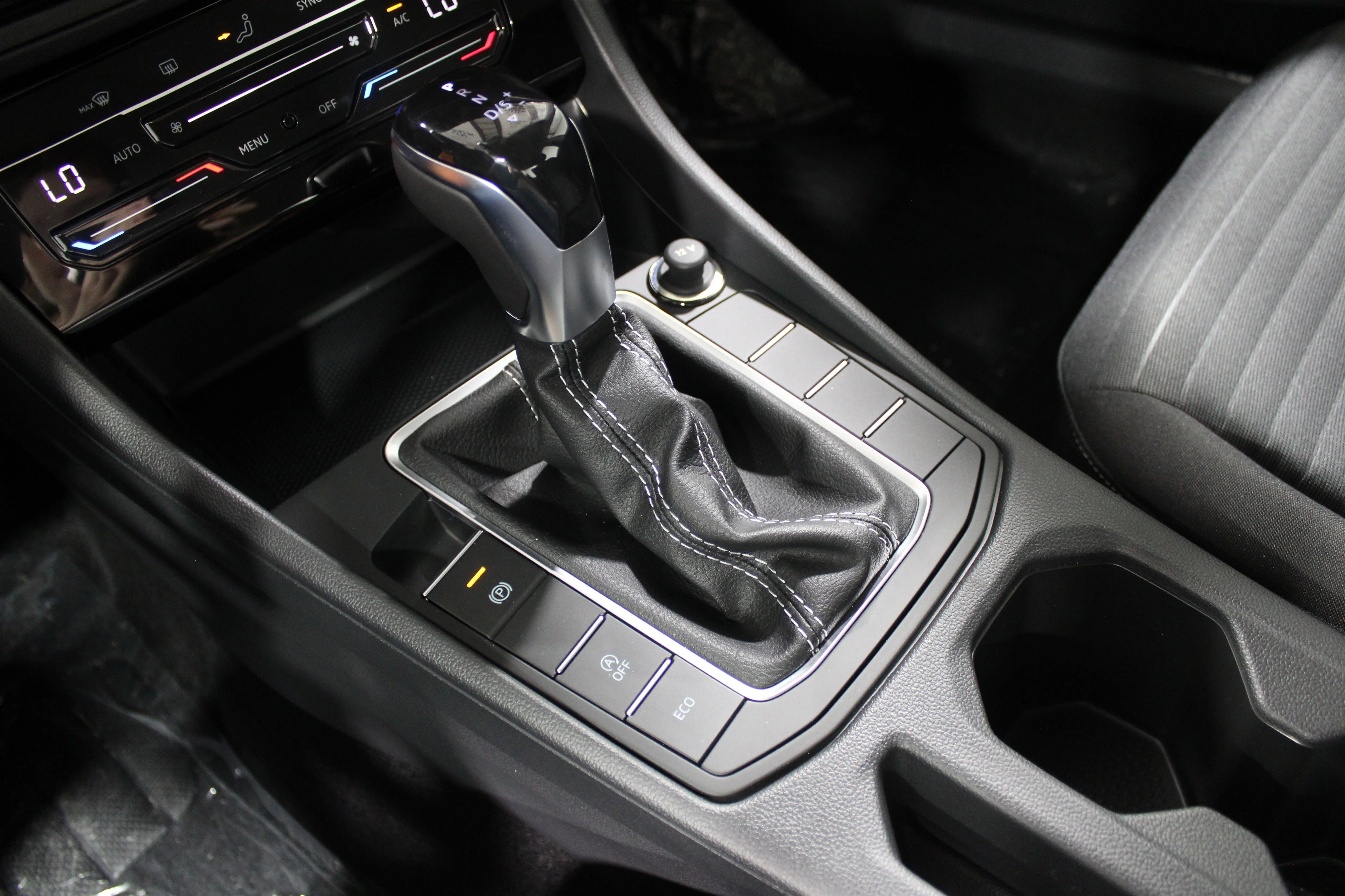 New 2026 Platinum Gray Metallic Volkswagen S image 17