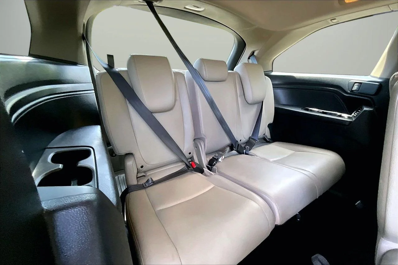 Used 2023  Honda EX-L image 25