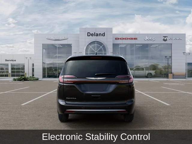 New 2026 Diamond Black Crystal Pearl-Coat Exterior Paint Chrysler Select image 8