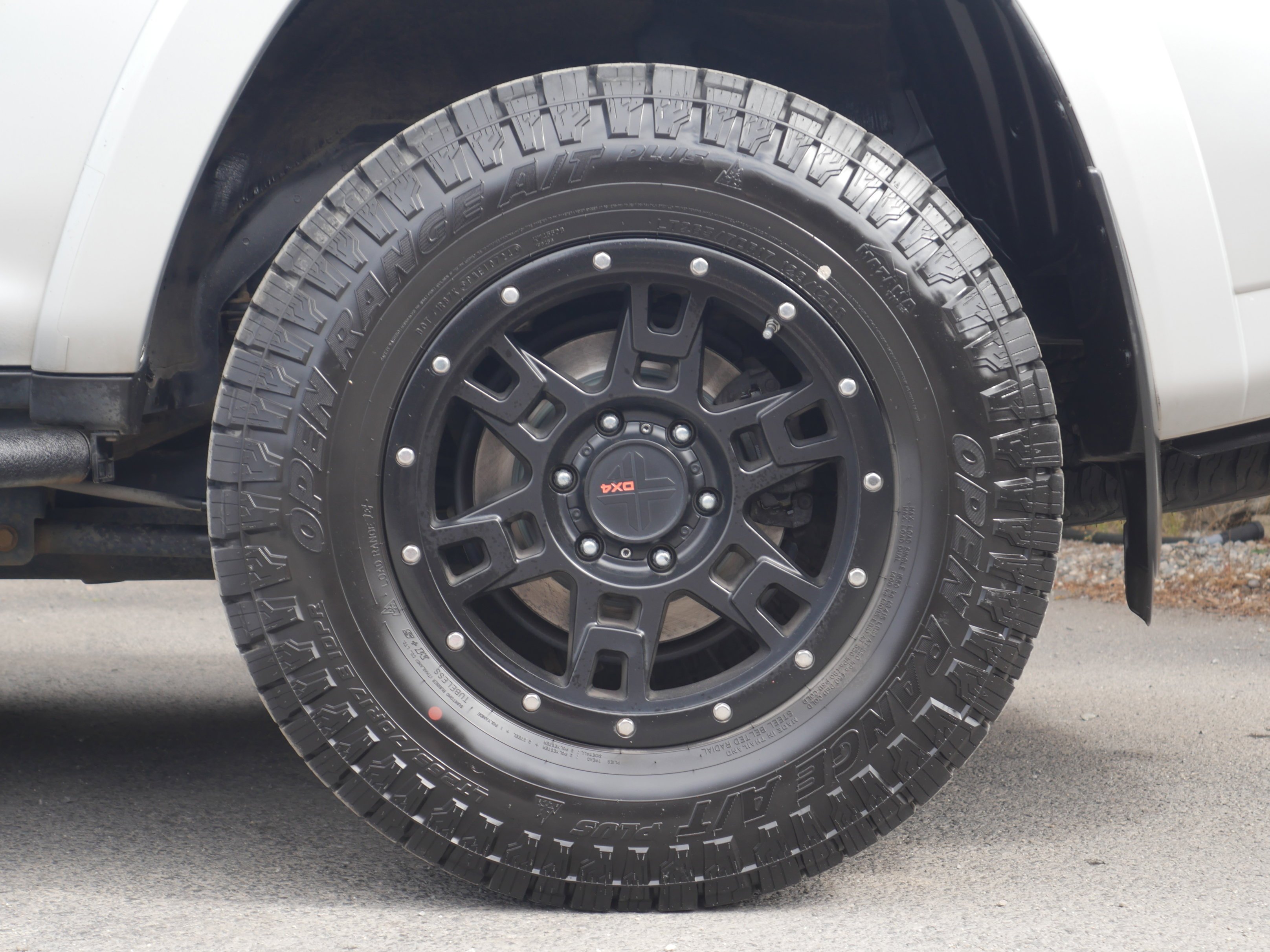 Used 2018 Classic Silver Metallic Toyota SR5 image 16