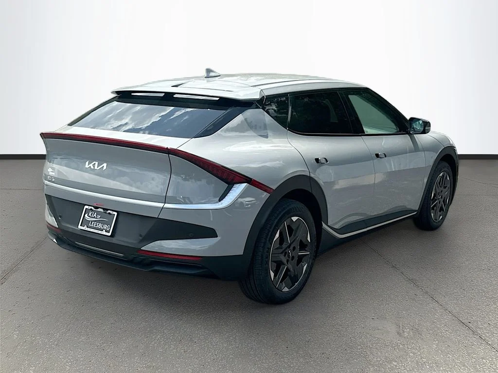 New 2026 Wolf Gray Kia LIGHT image 7