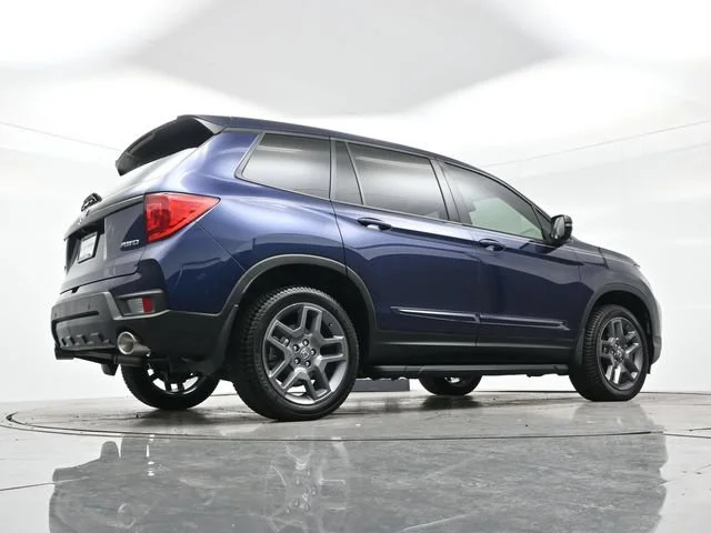 Used 2023 Blue Honda EX-L image 32