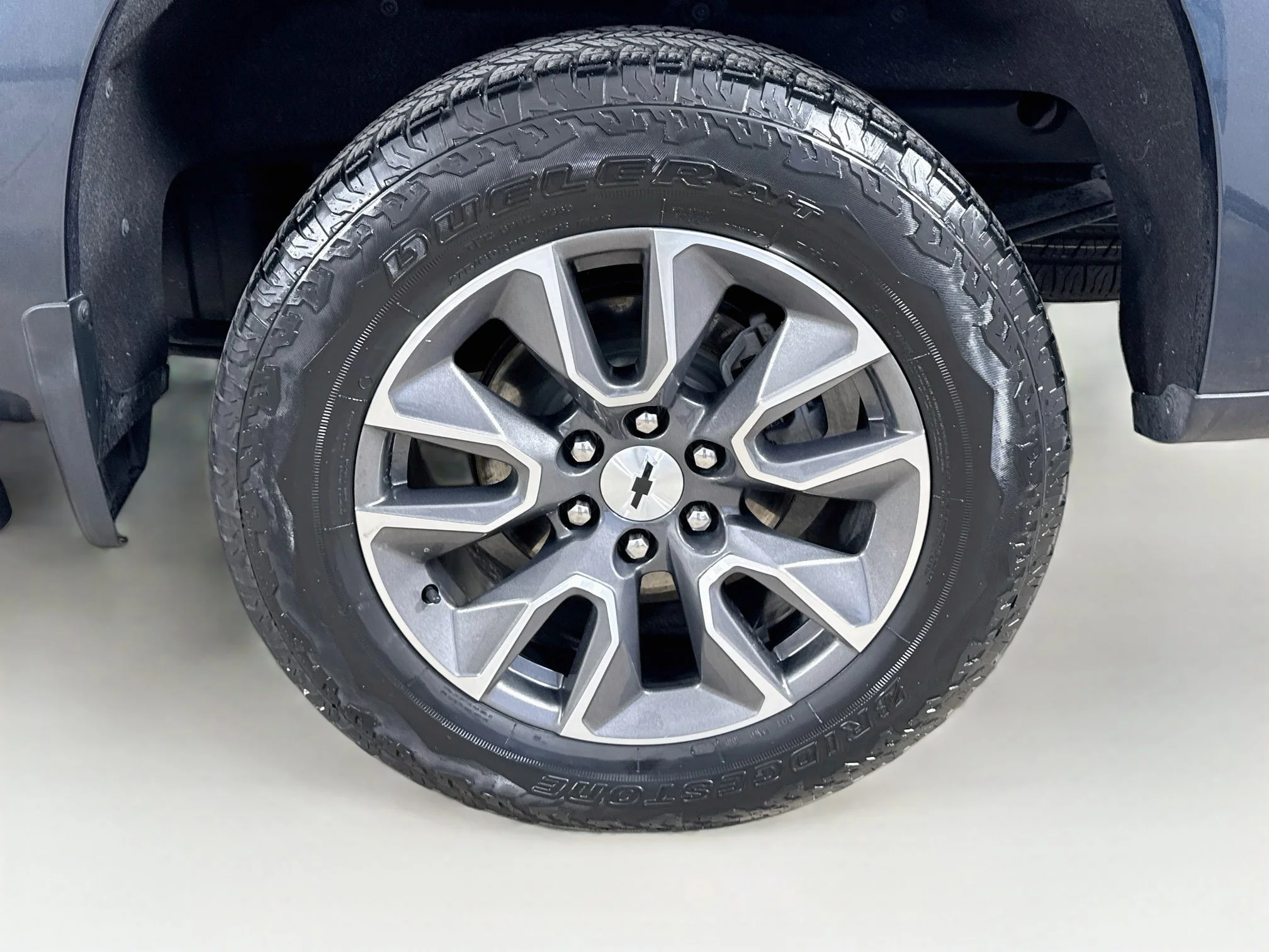 Used 2021 SHADOW GRAY METALLIC Chevrolet RST image 32