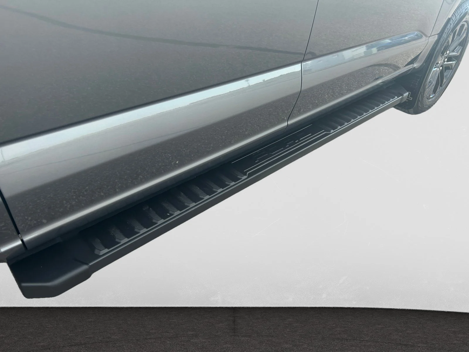 New 2026 Carbonized Grey Metallic Ford XLT image 11