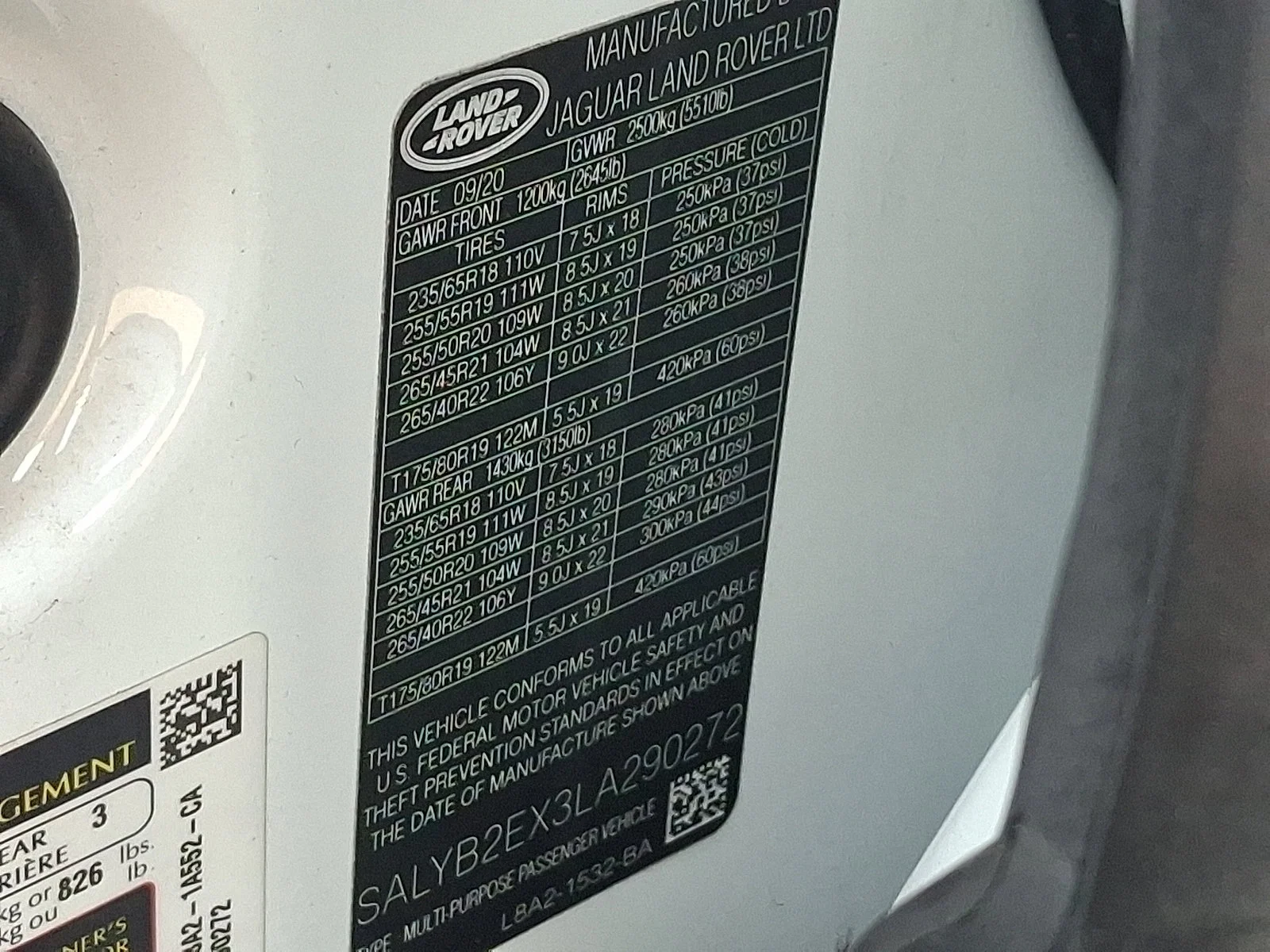 Used 2020 Fuji White - 1AA Land Rover S image 29