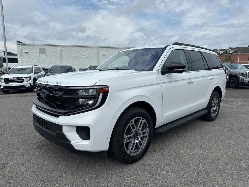 2025 Ford Expedition Active 4x4's photo