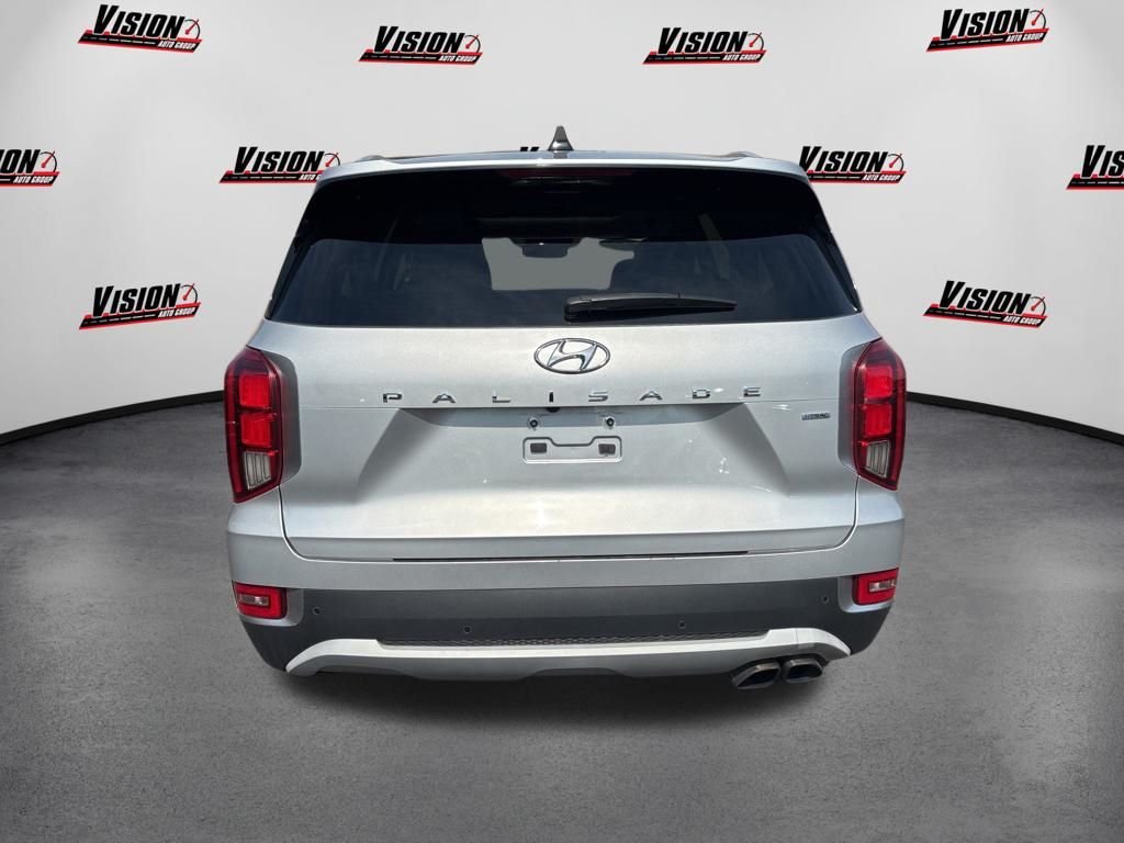 Used 2022 Silver Hyundai SEL image 4