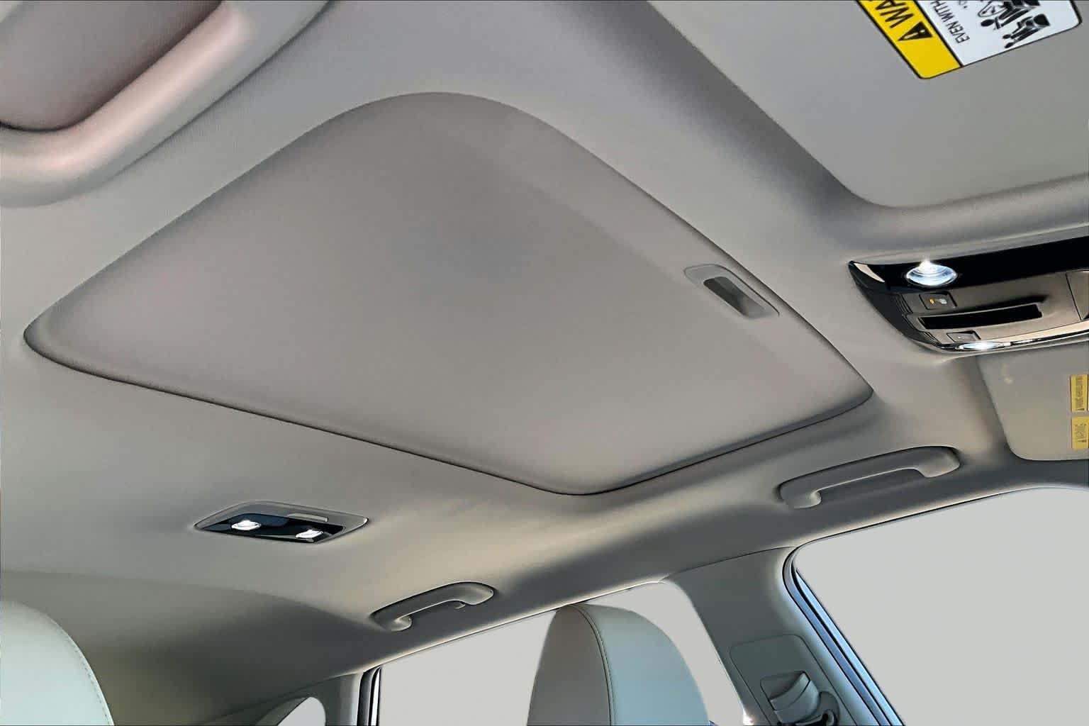 Used 2021 Snow White Pearl Kia EX image 13
