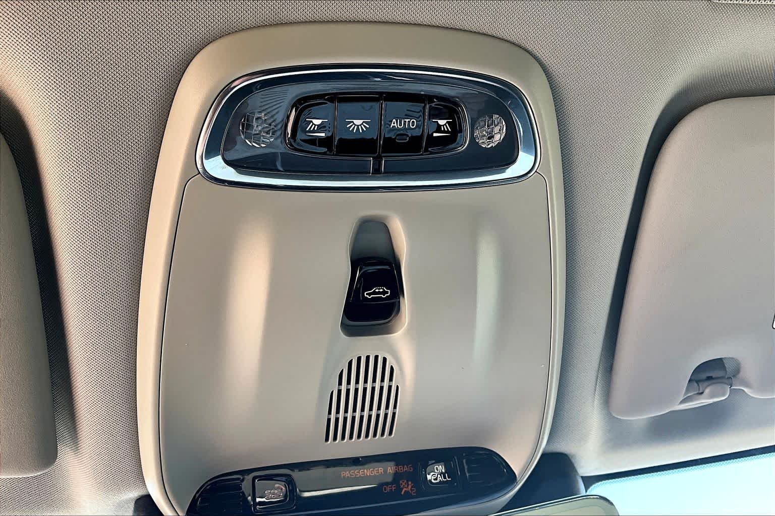 Used 2019 Osmium Grey Metallic Volvo Inscription image 35